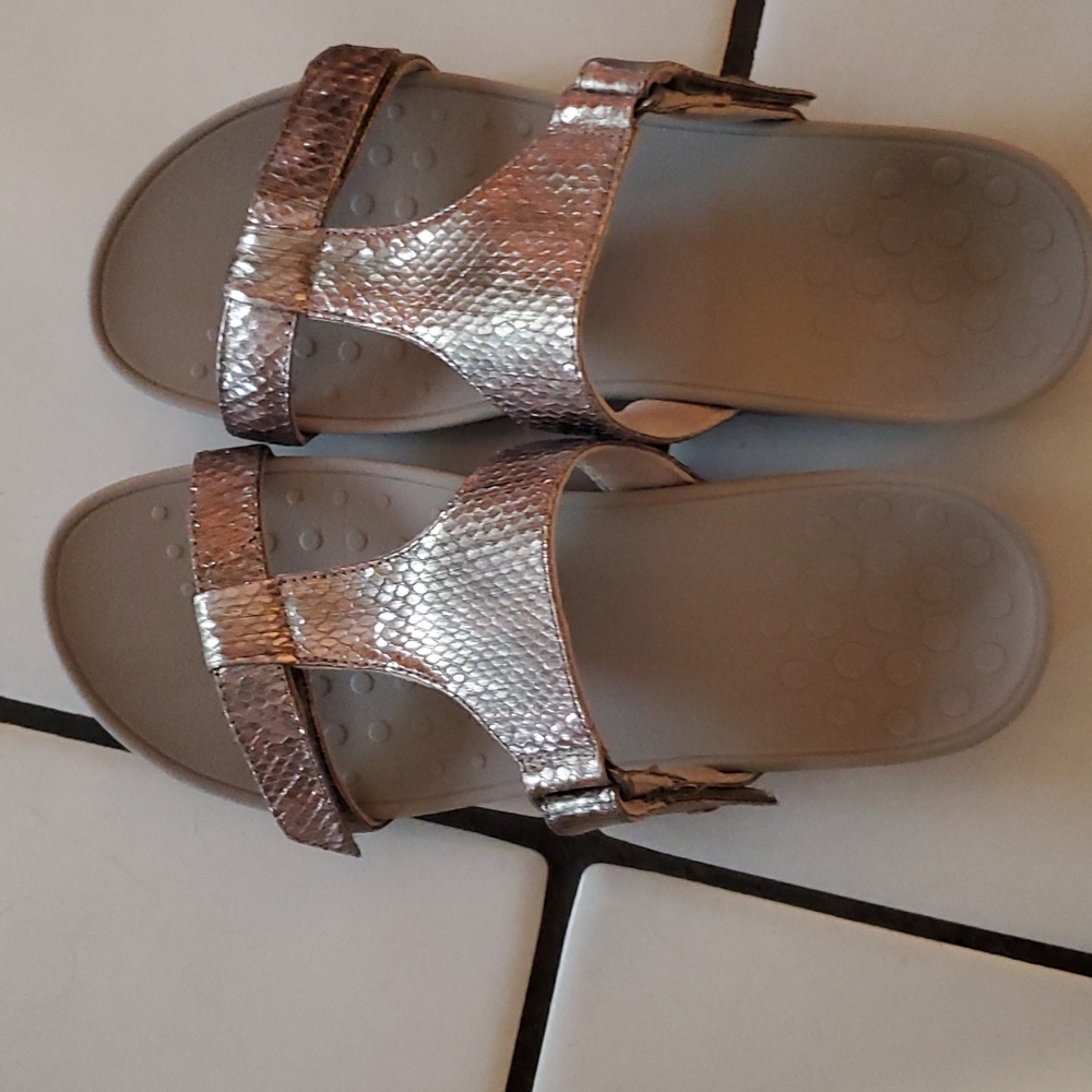 Vionic shoes
